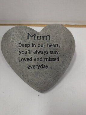 Country Crafts Mom Cement Heart Memorial